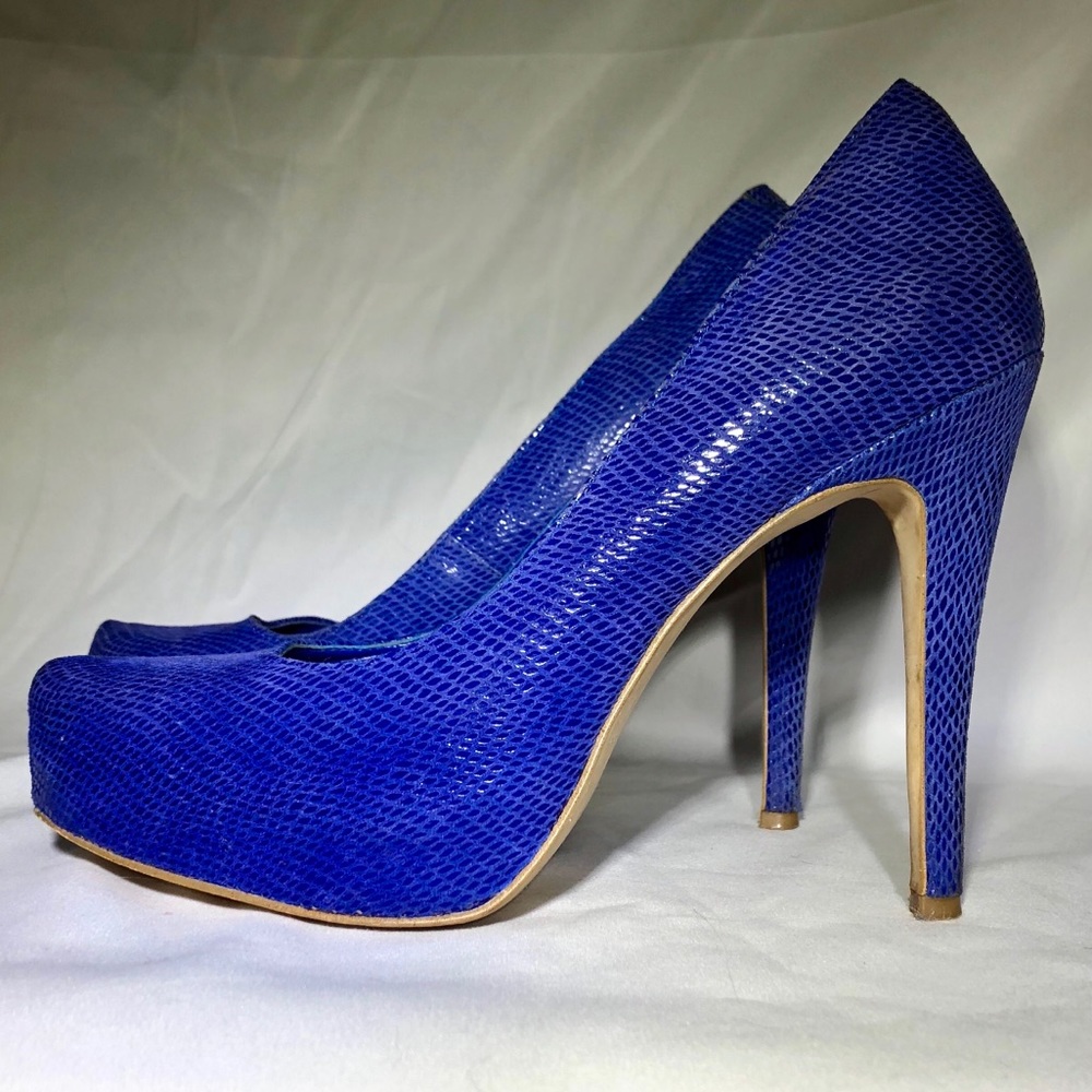 BCBG Pumps